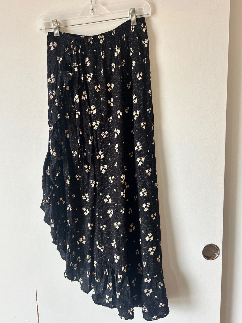 American Eagle Outfitters Black Floral High-Low Skirt